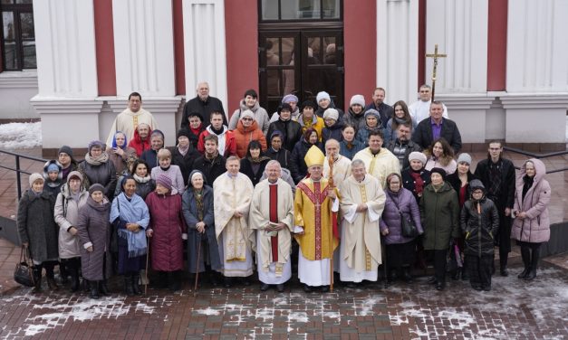 В новокузнецкую католическую общину, обслуживаемую иезуитом, прибыли мощи святого Иоанна Павла II