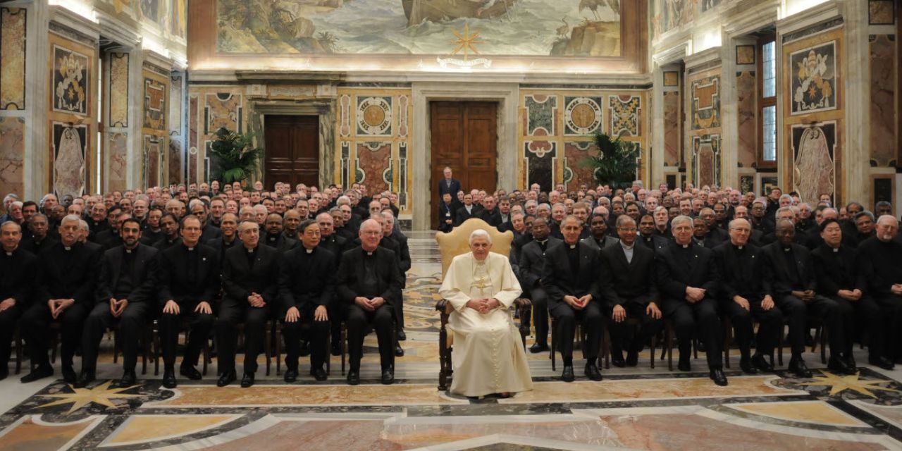 Умер Папа на пенсии Бенедикт XVI. Общество Иисуса разделяет скорбь всей Церкви