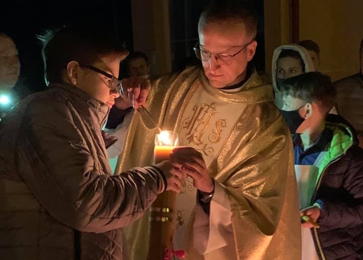 Жить Воскресением