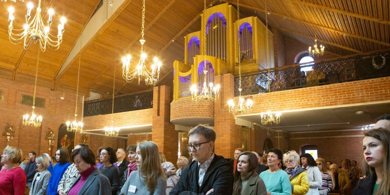 Король… заиграл в новосибирском кафедральном соборе