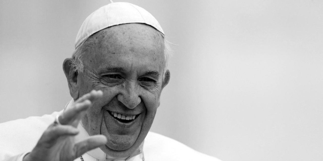 Папа Франциск отошел в вечность