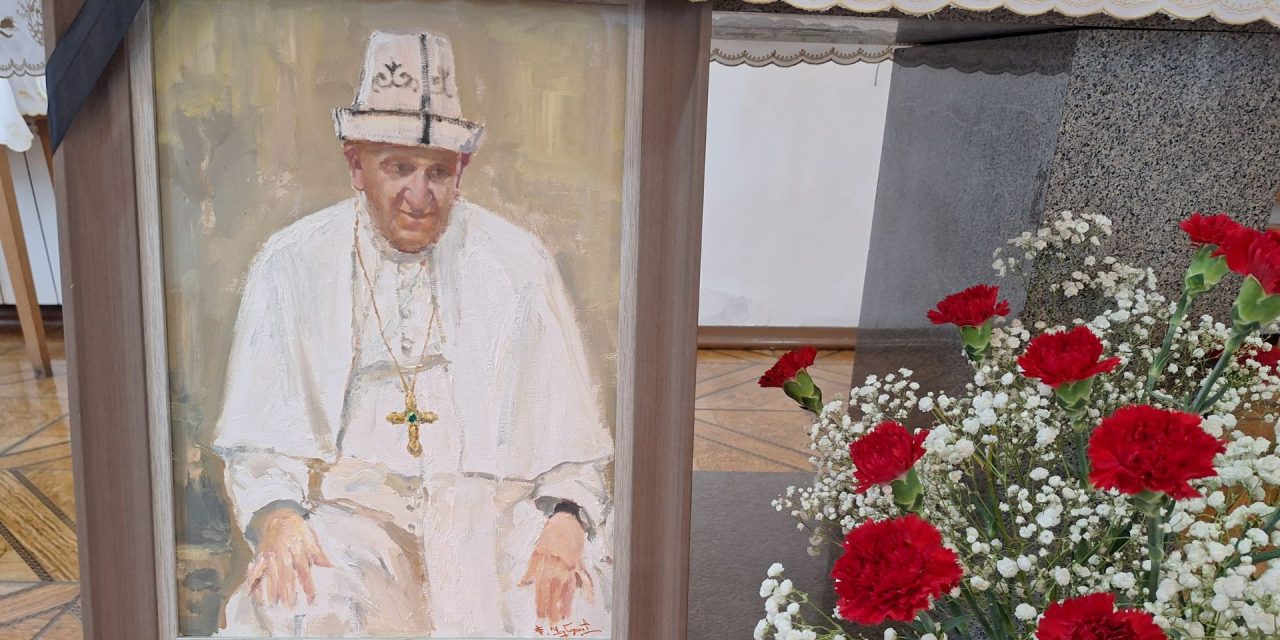 «Храбрость – от Бога!» Святая Месса за почившего Папу Франциска прошла в Апостольской  Администратуре Кыргызстана