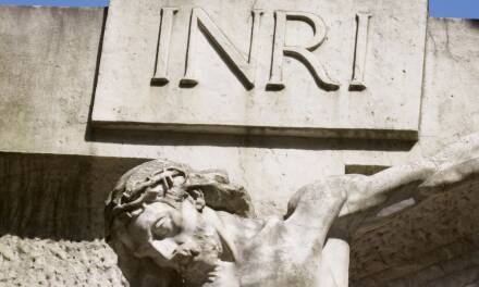 Табличка Пилата: Ирония власти и вечное Царство